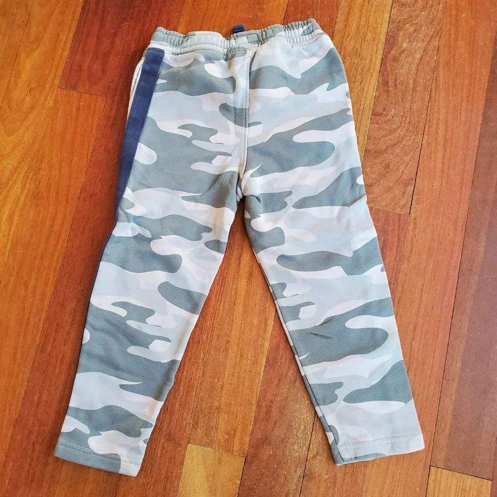 OshKosh B'gosh Camouflage Sweat Pants Size 4